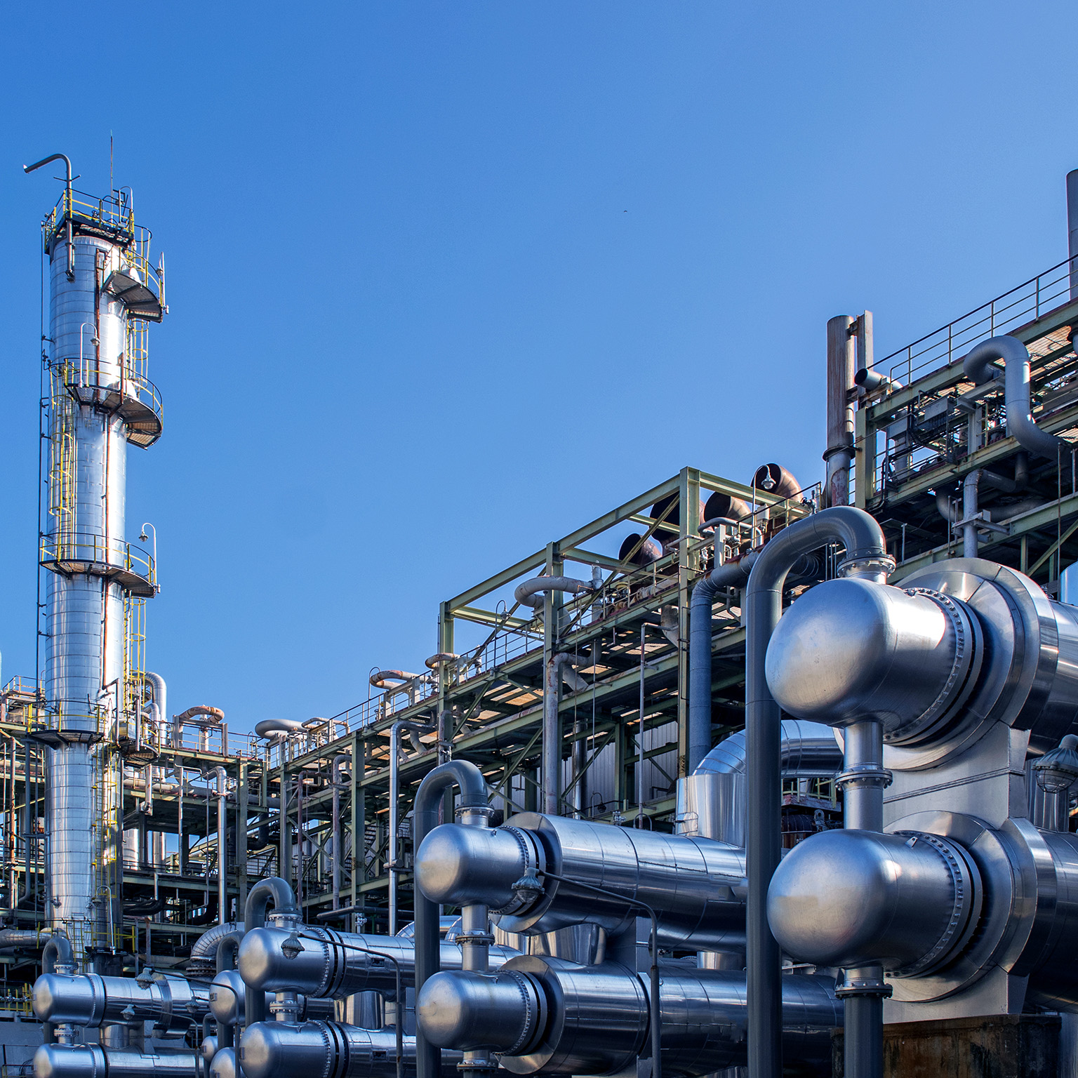 Oil refinery and petrochemical plant